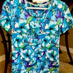 Womens REEL LEGENDS top.